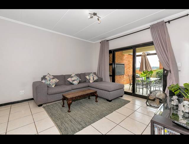 2 BEDROOM APARTMENT RENTED IN SUNNINGHILL